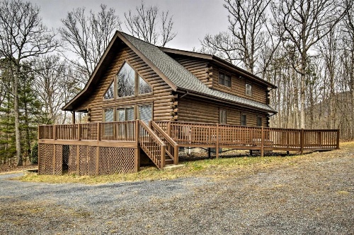 Comfortable Log Home about 4 Miles to Shenandoah River image 26